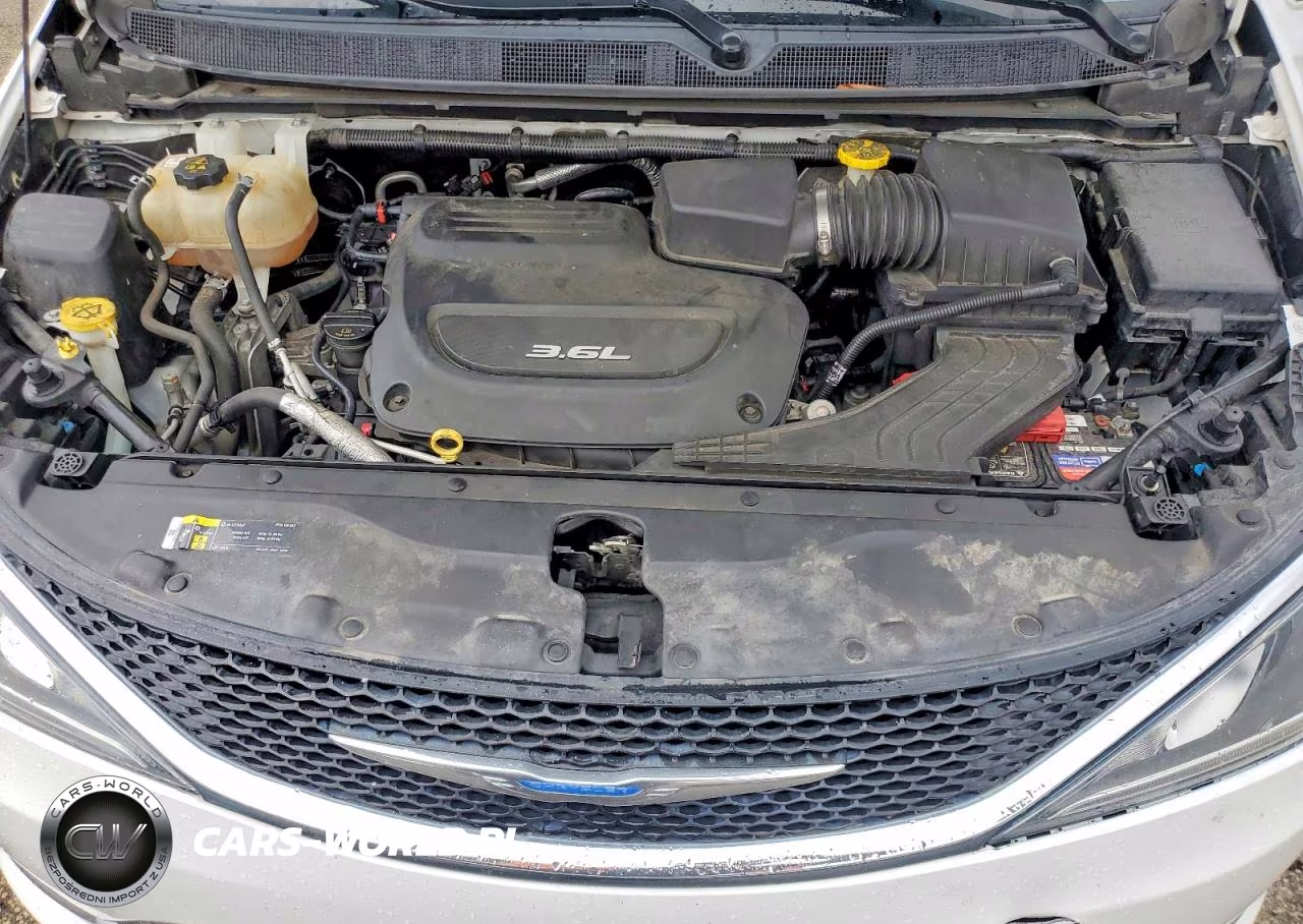2018 Chrysler Pacifica Touring L Plus VIN:2C4RC1EG9JR306177 - 12