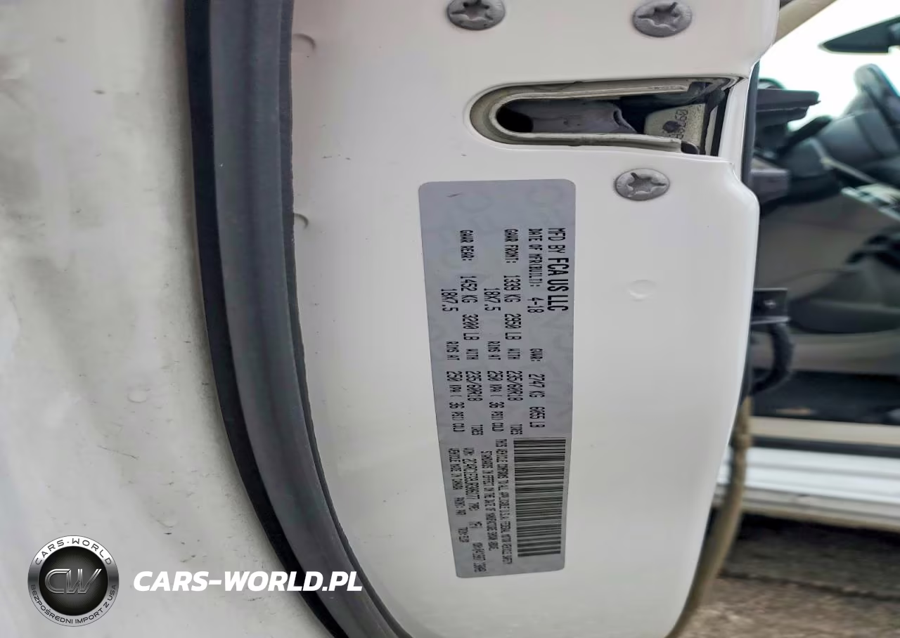 2018 Chrysler Pacifica Touring L Plus VIN:2C4RC1EG9JR306177 - 13