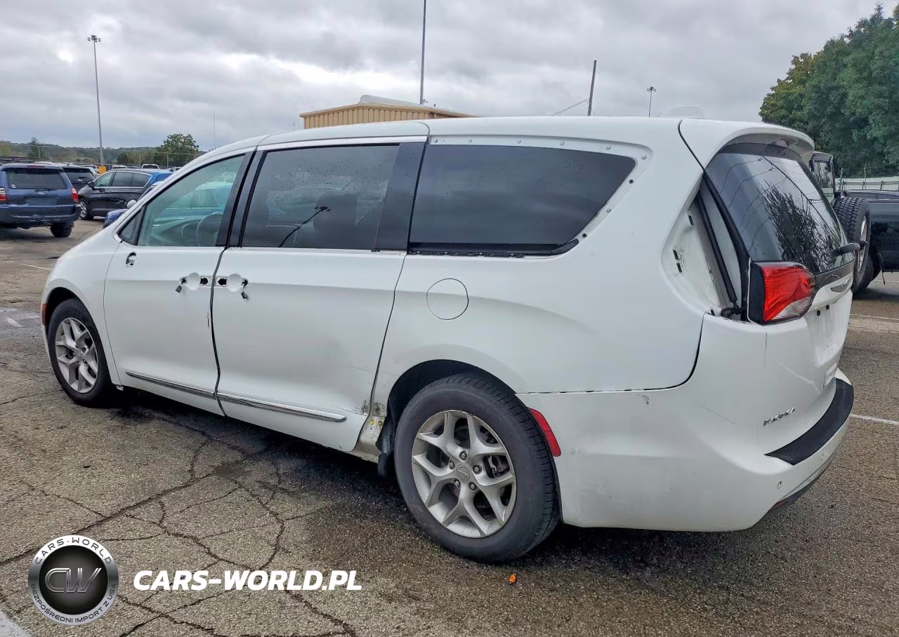 2018 Chrysler Pacifica Touring L Plus VIN:2C4RC1EG9JR306177 - 2