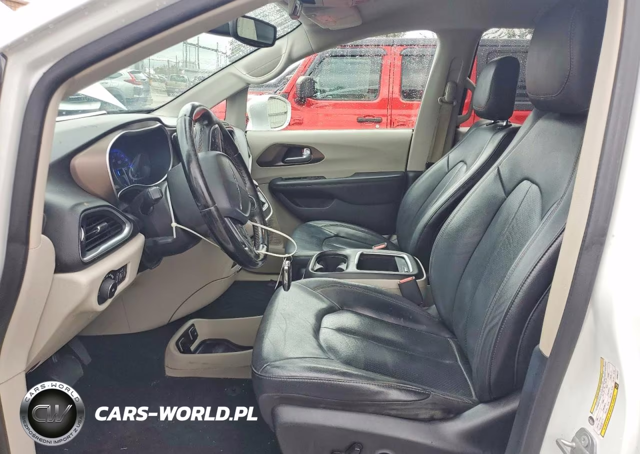 2018 Chrysler Pacifica Touring L Plus VIN:2C4RC1EG9JR306177 - 7