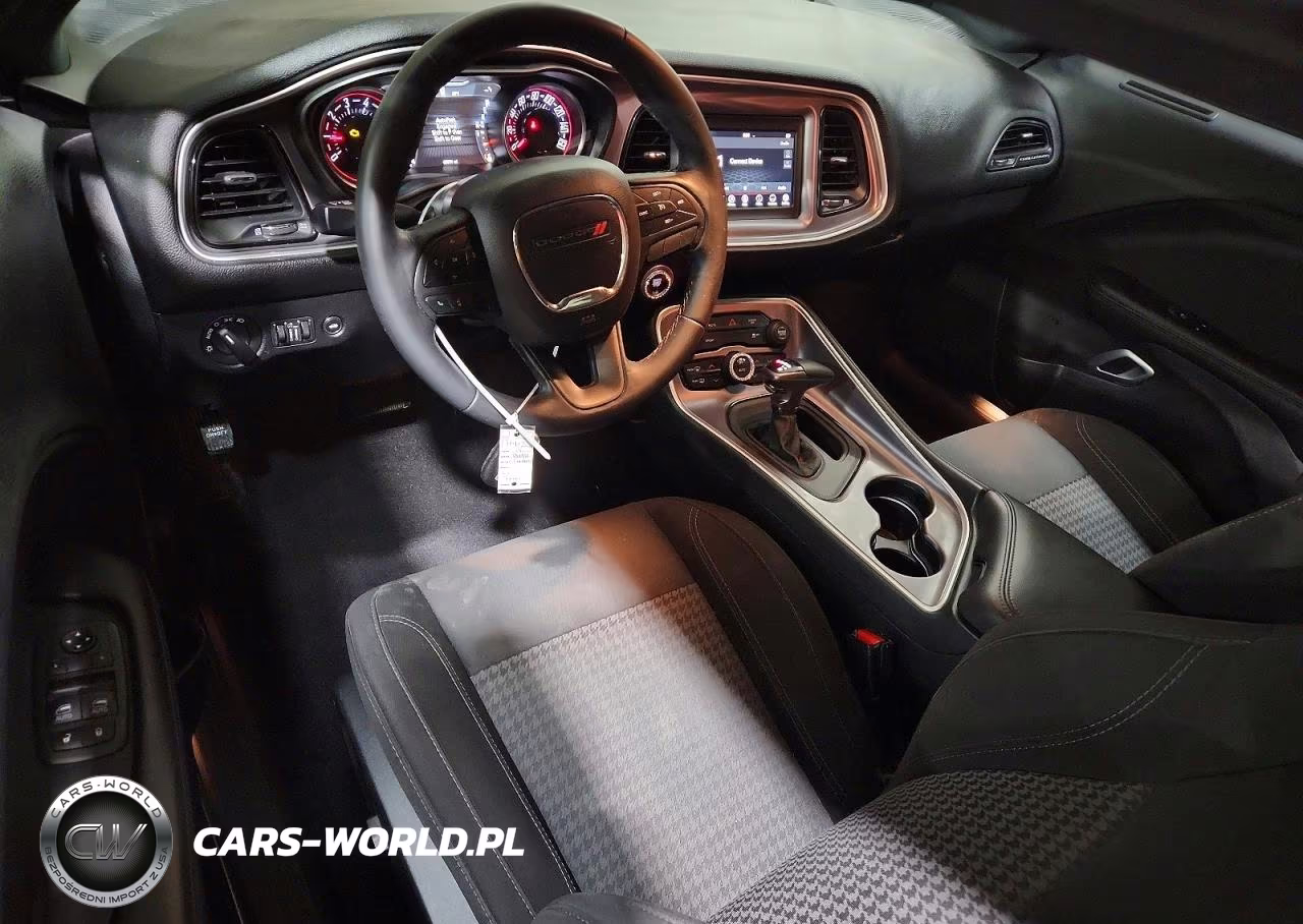 2019 Dodge Challenger Sxt VIN:2C3CDZAG7KH669404 - 8