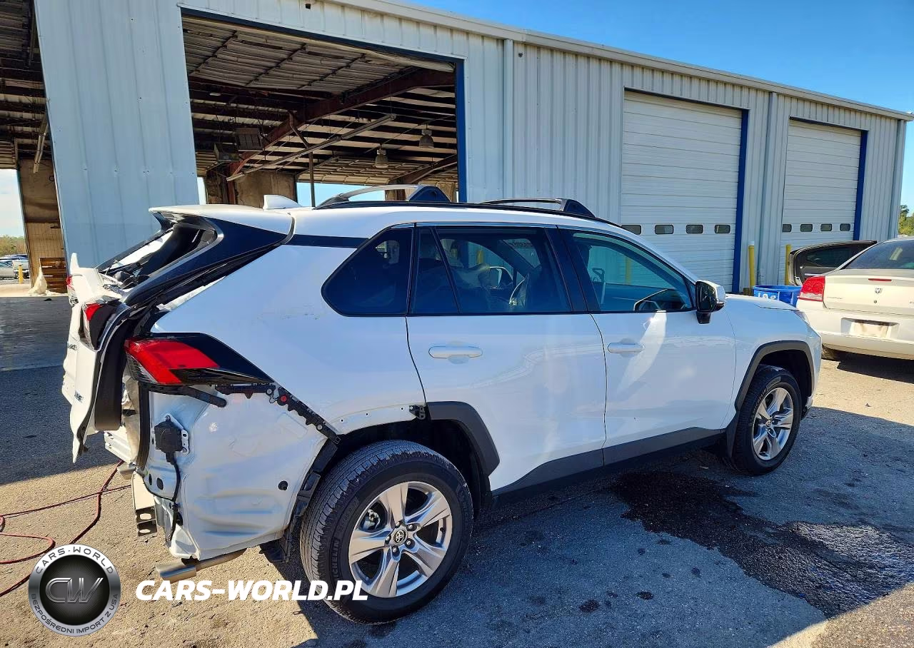 2023 Toyota Rav4 Xle VIN:2T3W1RFV8PW240563 - 3