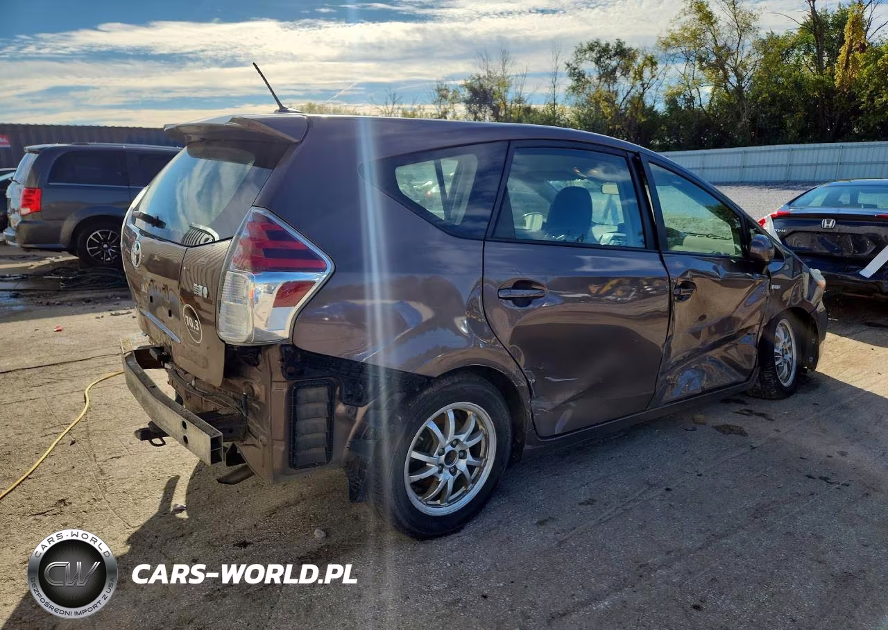 2015 Toyota Prius V Three VIN:JTDZN3EU8FJ025902 - 3