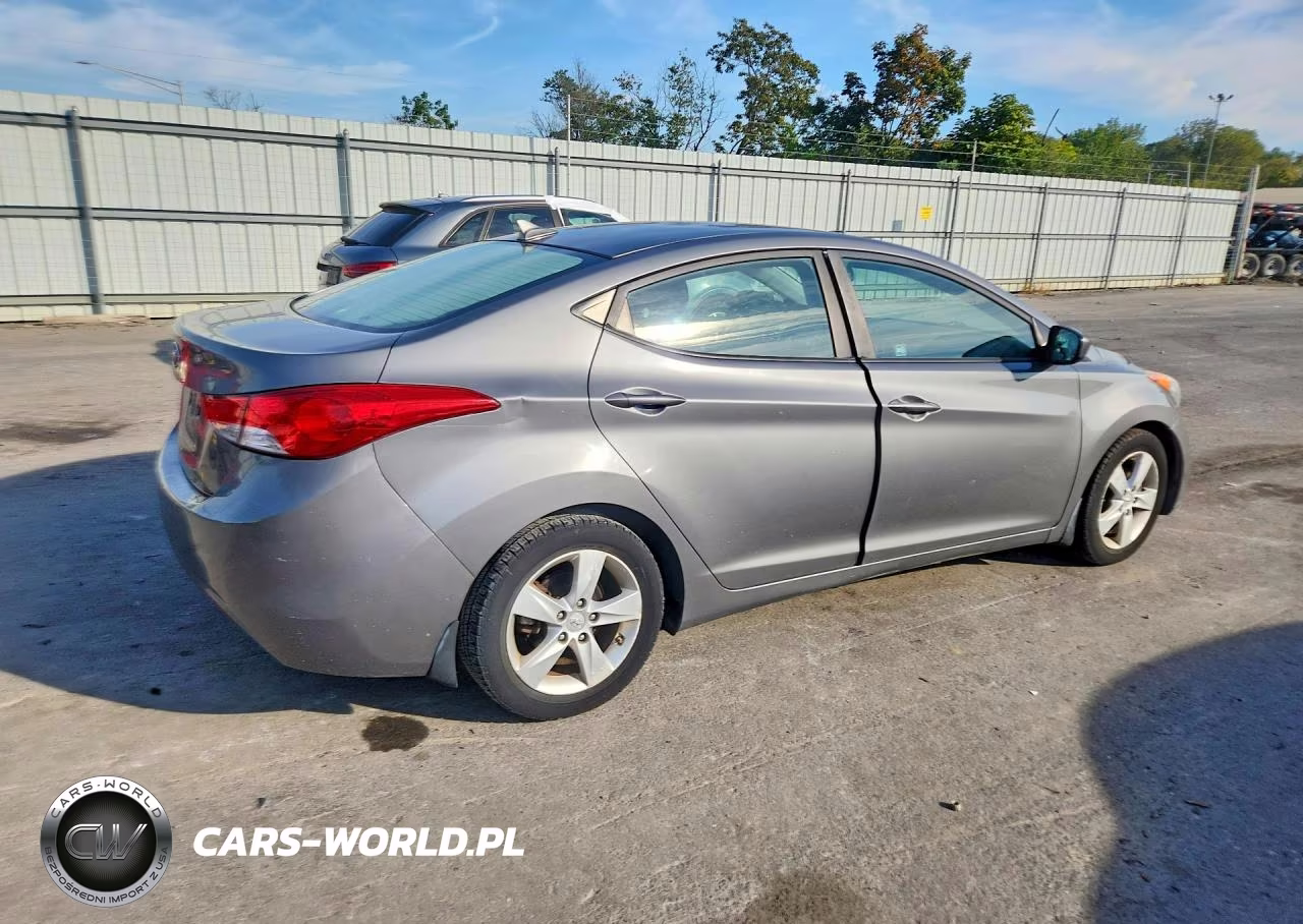 2013 Hyundai Elantra Gls VIN:5NPDH4AE0DH167401 - 3