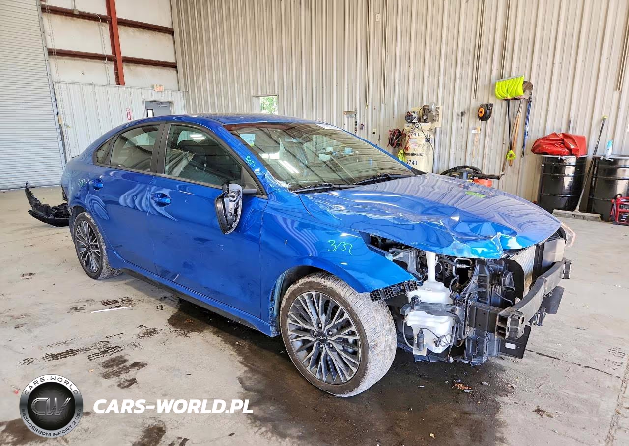 2022 Kia Forte Gt Line VIN:3KPF54AD3NE477928 - 4