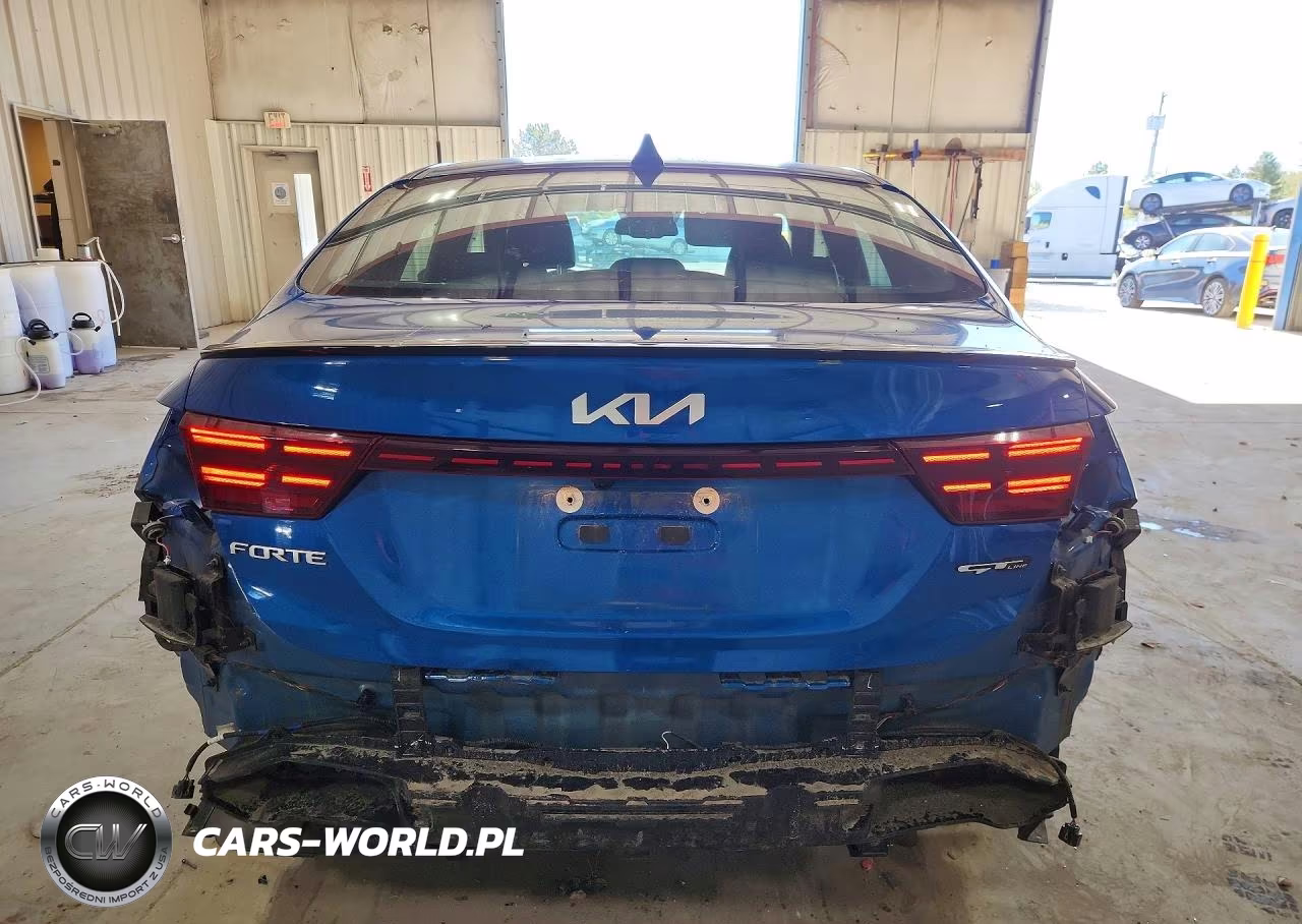 2022 Kia Forte Gt Line VIN:3KPF54AD3NE477928 - 6