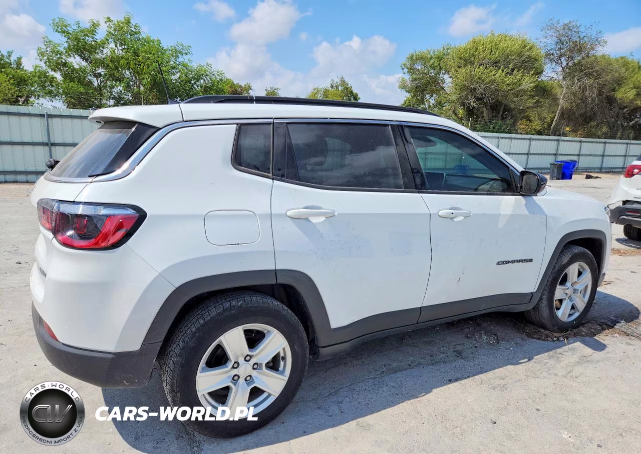 2022 Jeep Compass Latitude VIN:3C4NJCBB5NT138727 - 3