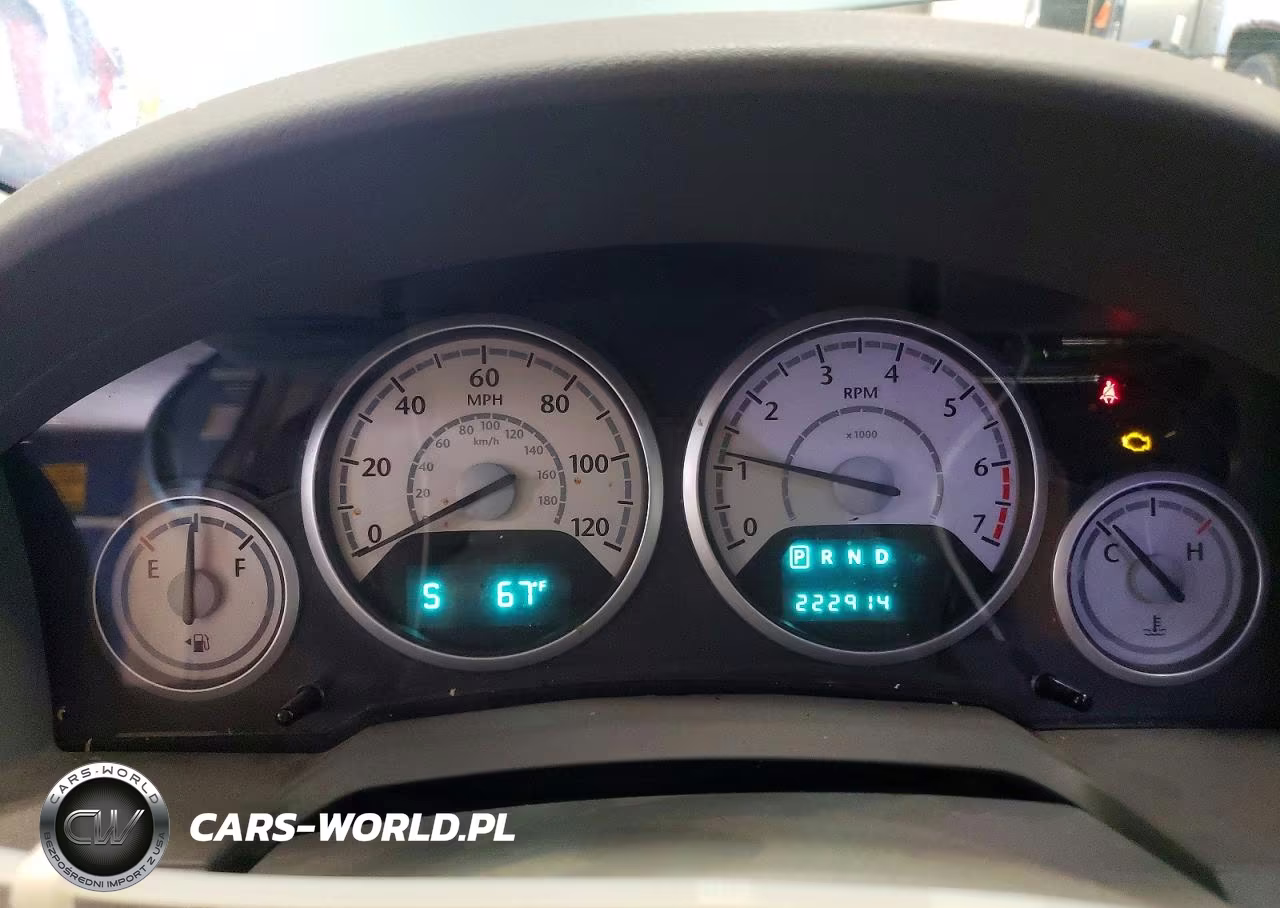 2010 Chrysler Town & Country Touring VIN:2A4RR5D1XAR183941 - 9