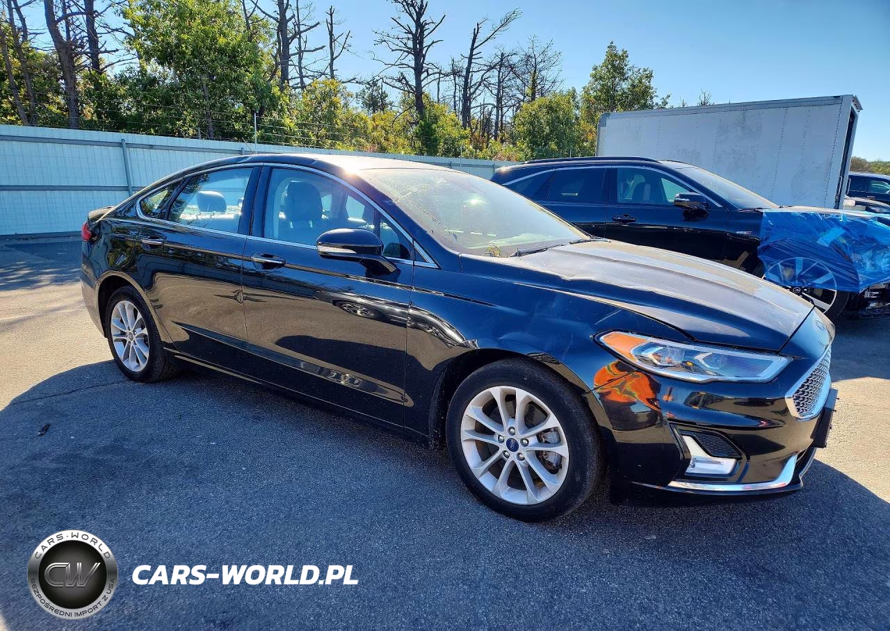 2020 Ford Fusion Titanium VIN:3FA6P0SU4LR224422 - 4