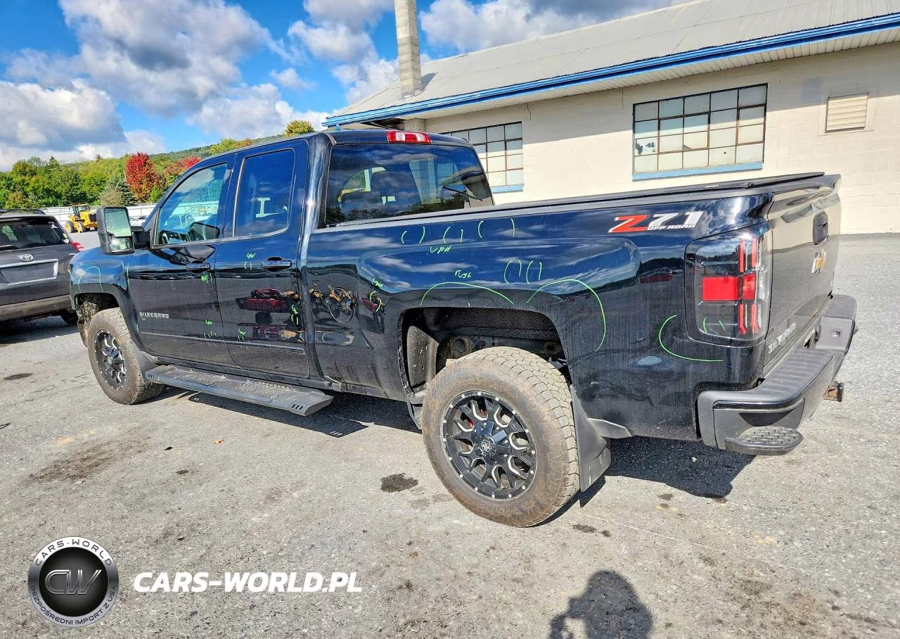 2018 Chevrolet Silverado K1500 Lt VIN:1GCVKREC5JZ132031 - 2