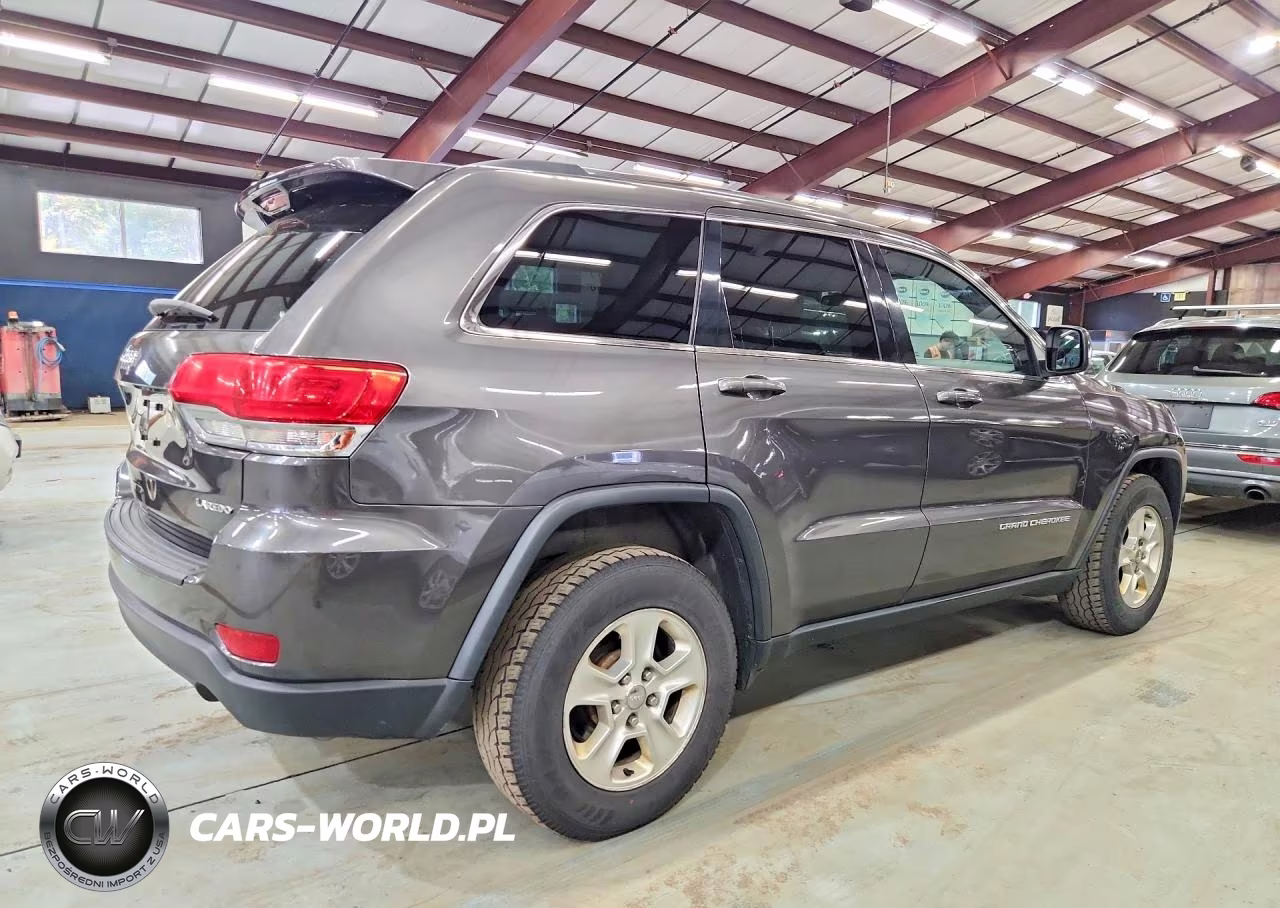 2014 Jeep Grand Cherokee Laredo VIN:1C4RJFAGXEC135334 - 3