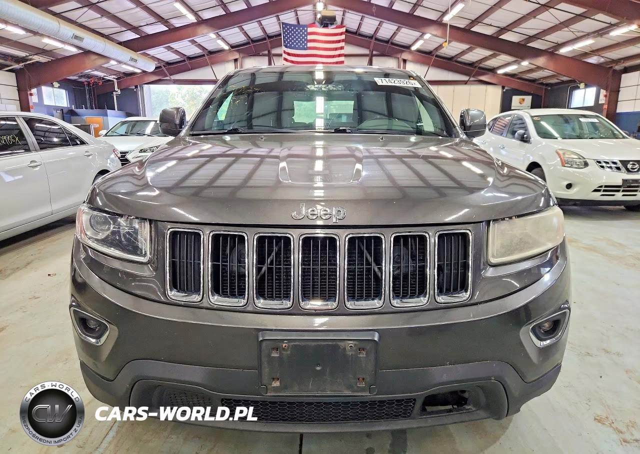 2014 Jeep Grand Cherokee Laredo VIN:1C4RJFAGXEC135334 - 5