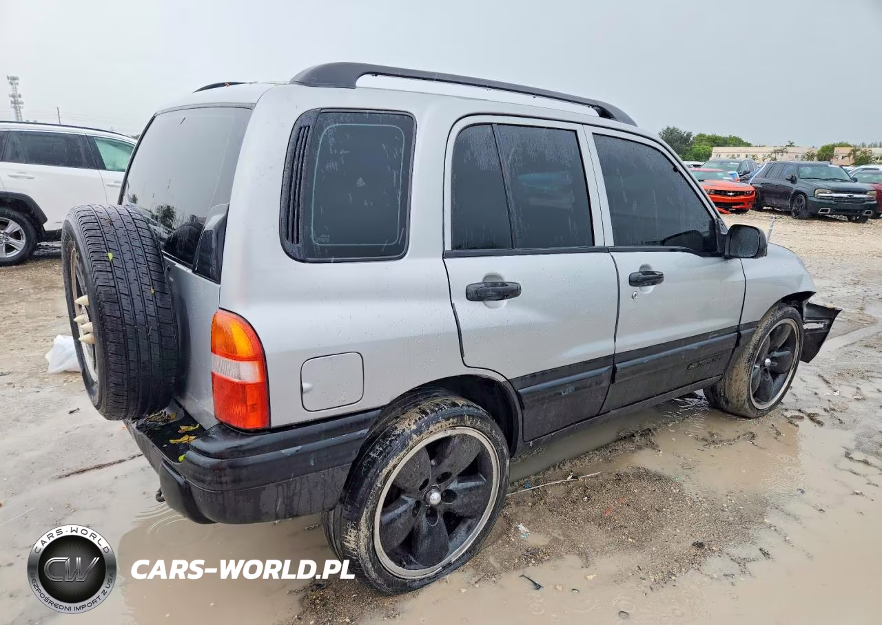 2003 Chevrolet Tracker VIN:2CNBE13CX36953148 - 3