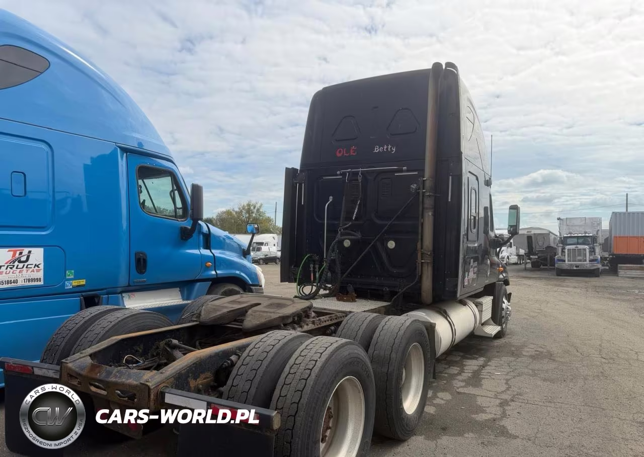 2008 Freightliner Cascadia 125 VIN:1FUJGLCK18LZ65919 - 4