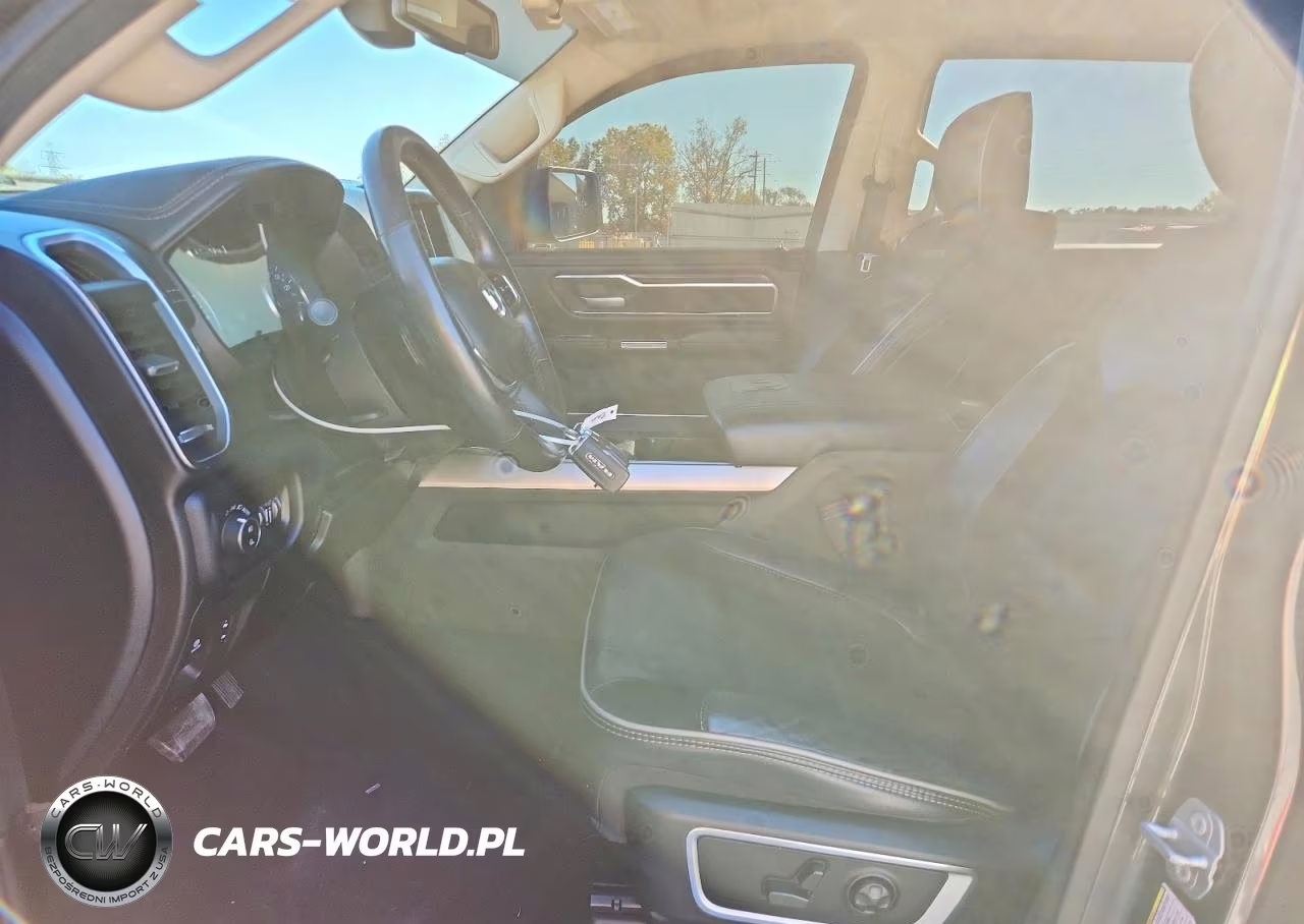 2019 Ram 1500 Laramie VIN:1C6SRFJT4KN513615 - 7