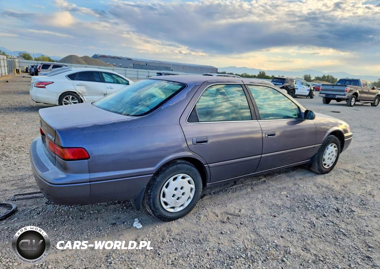 1999 Toyota Camry Le VIN:4T1BG22K4XU499687 - 3