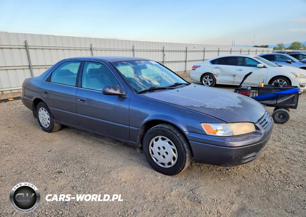 1999 Toyota Camry Le VIN:4T1BG22K4XU499687 - 4