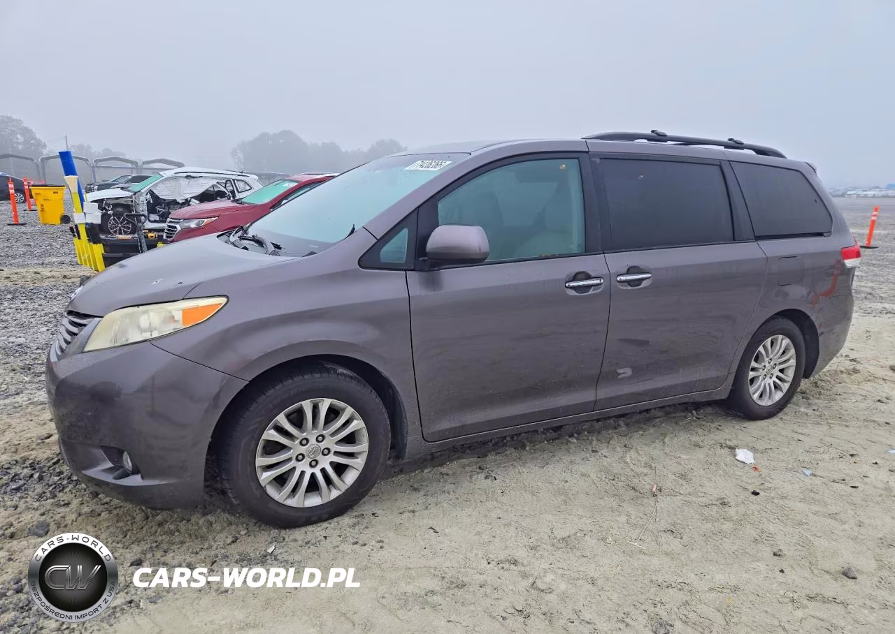 2012 Toyota Sienna Xle 8-Passenger – zdjęcie 1 z 13