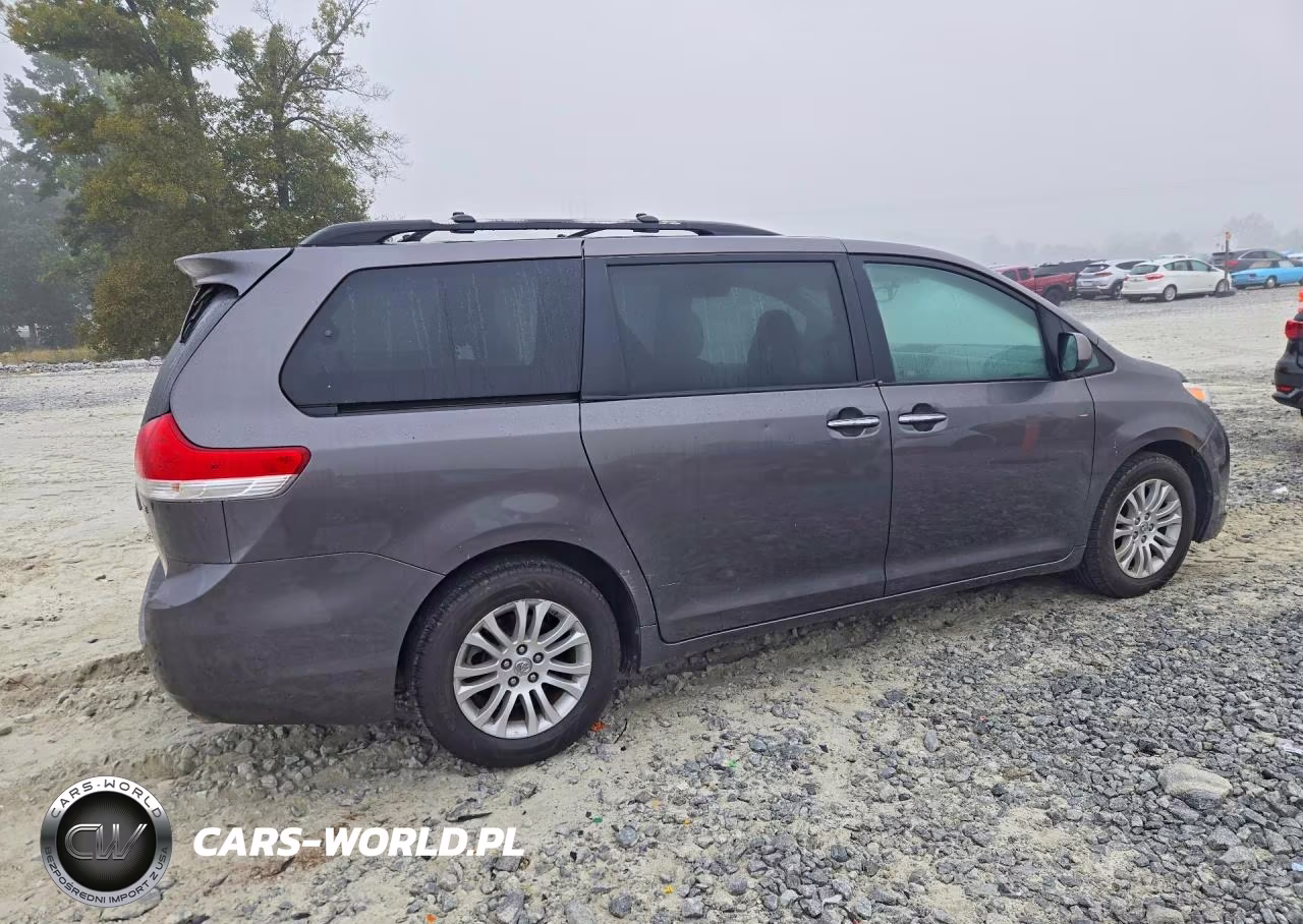 2012 Toyota Sienna Xle 8-Passenger VIN:5TDYK3DC0CS227256 - 3
