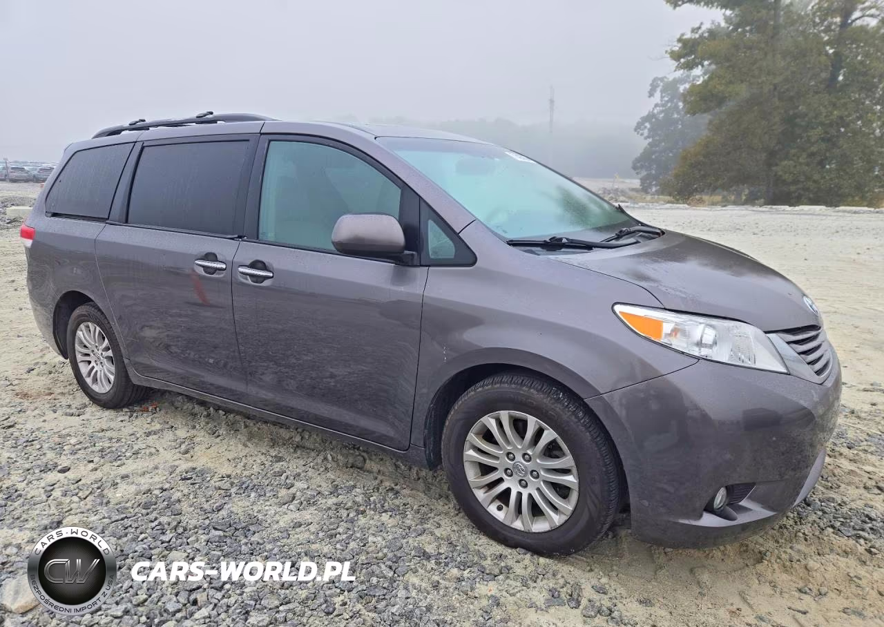 2012 Toyota Sienna Xle 8-Passenger VIN:5TDYK3DC0CS227256 - 4