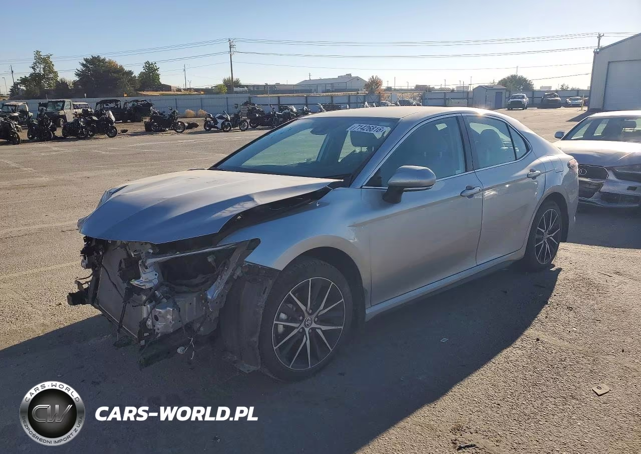 2024 Toyota Camry Hybrid Se