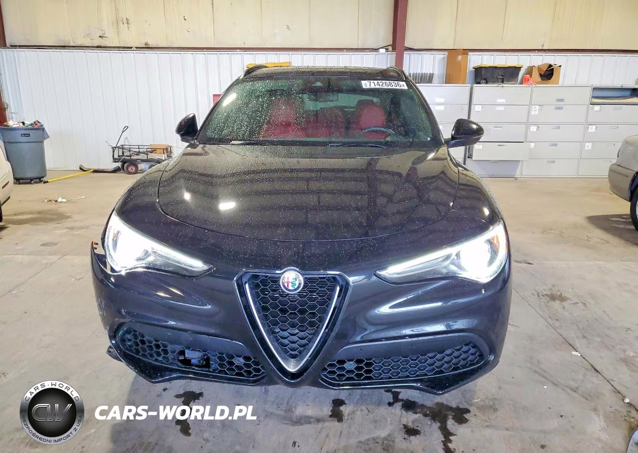 2018 Alfa Romeo Stelvio Ti Sport VIN:ZASFAKNN9J7B75242 - 5