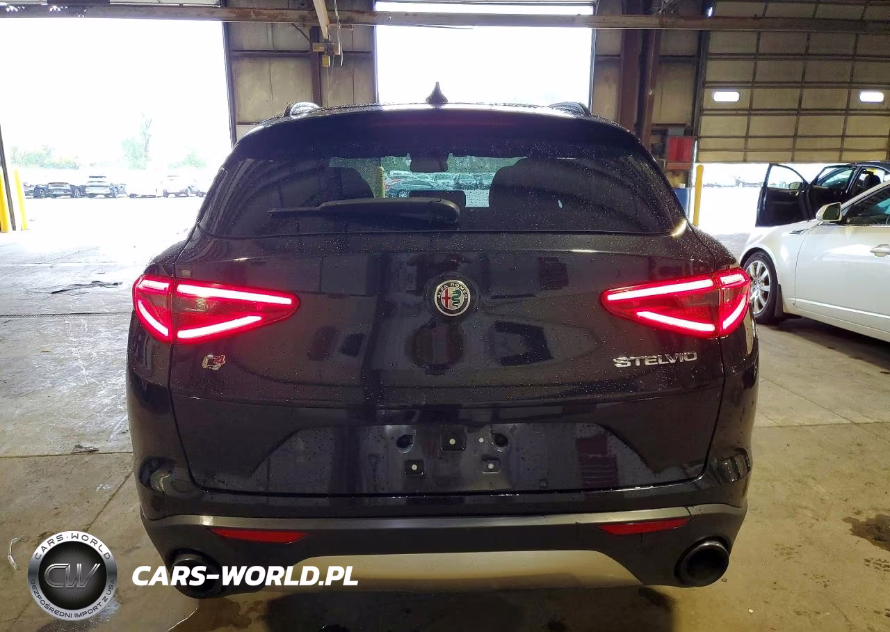 2018 Alfa Romeo Stelvio Ti Sport VIN:ZASFAKNN9J7B75242 - 6