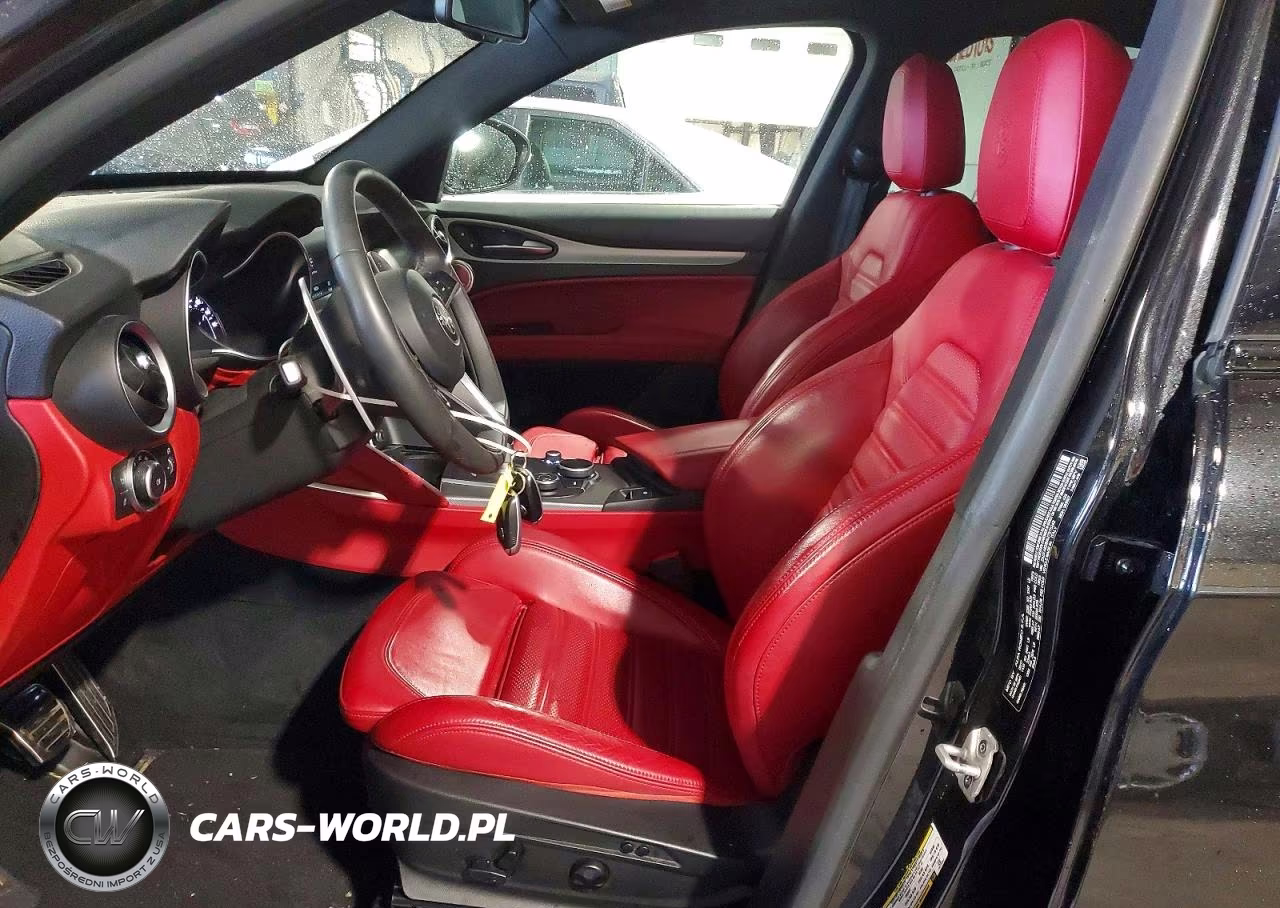 2018 Alfa Romeo Stelvio Ti Sport VIN:ZASFAKNN9J7B75242 - 7