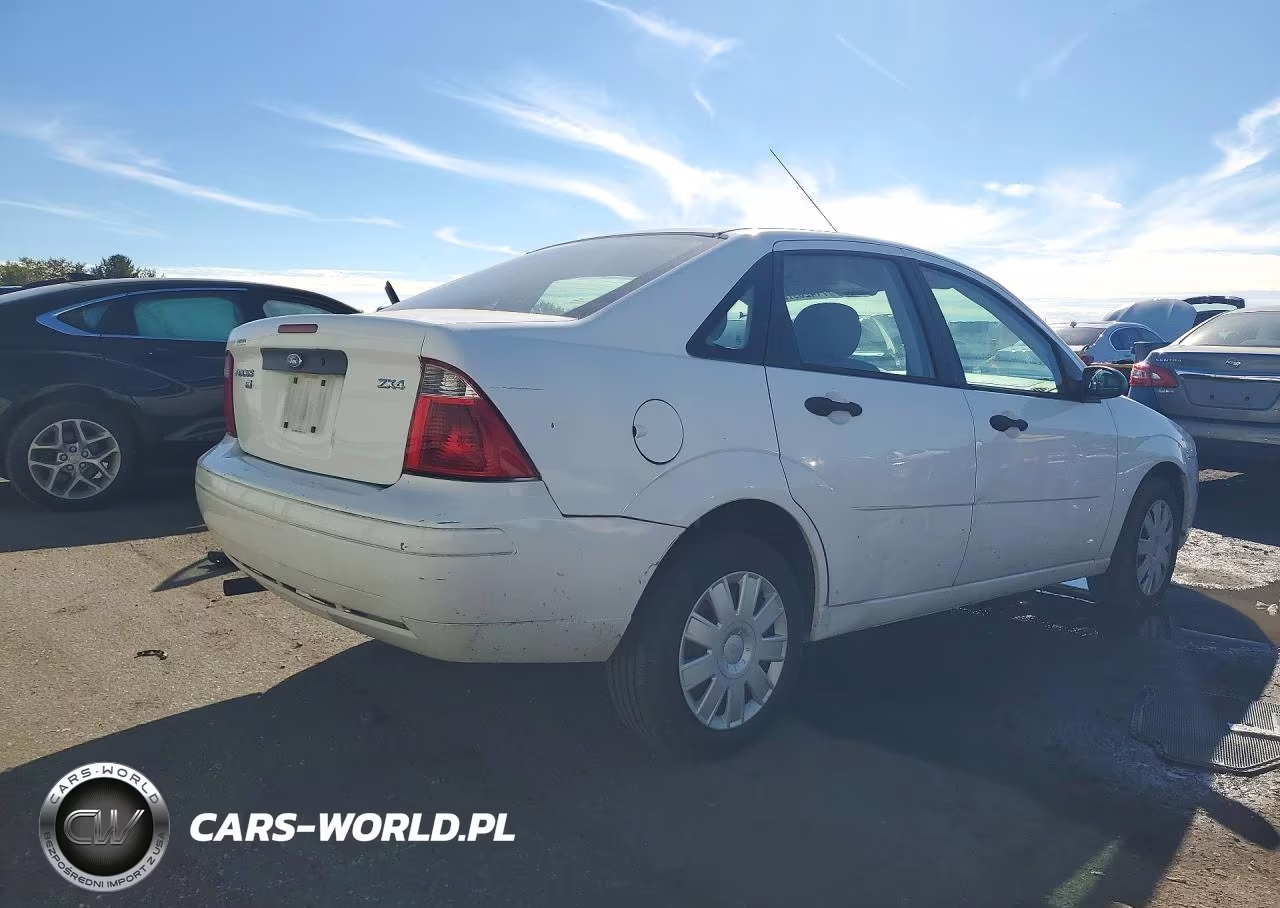 2005 Ford Focus Zx4 VIN:1FAFP34N25W281936 - 3