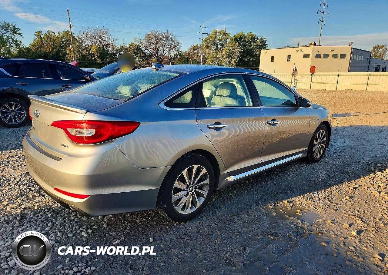 2016 Hyundai Sonata Sport VIN:5NPE34AF4GH375913 - 3