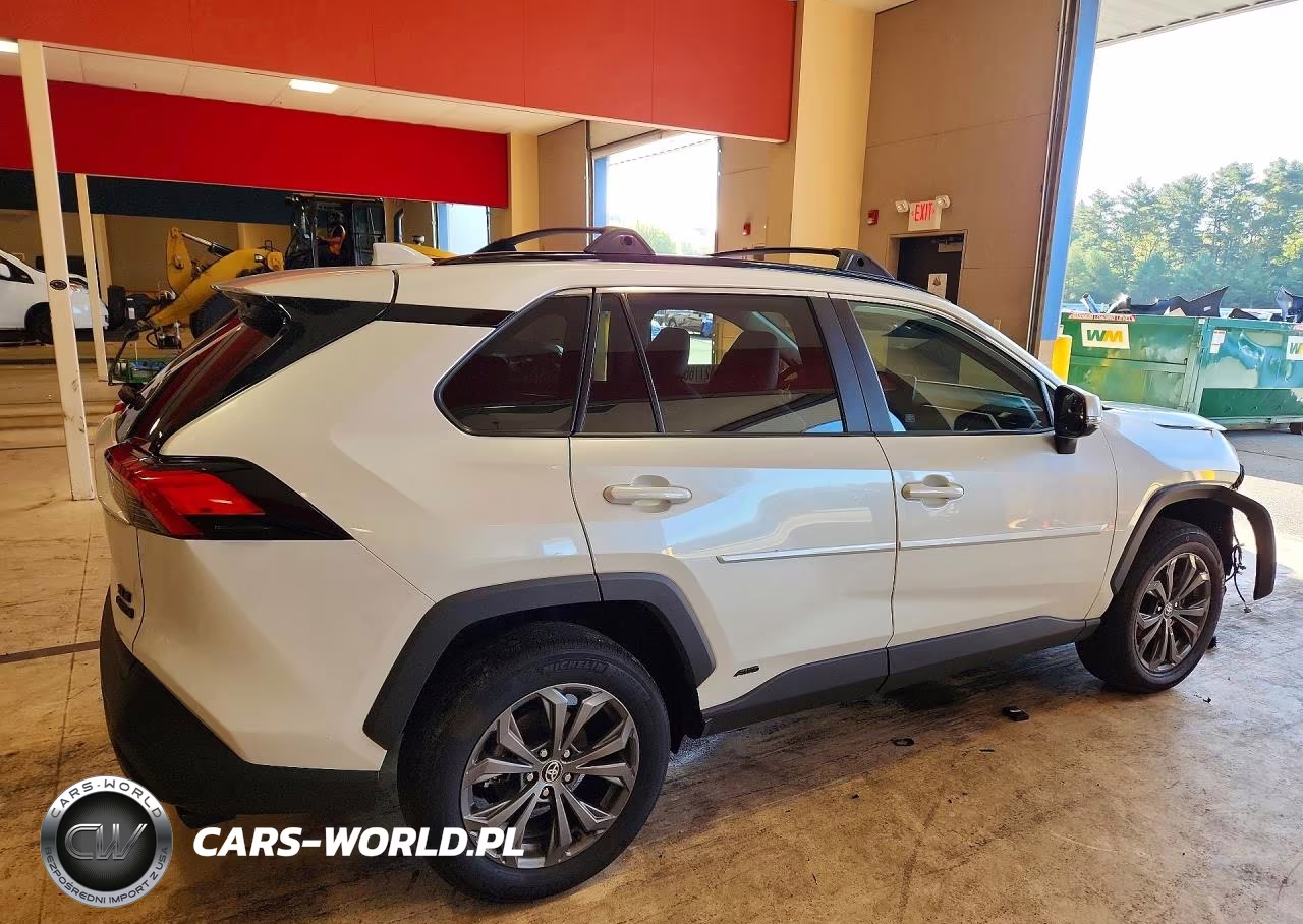 2024 Toyota Rav4 Xle Premium VIN:2T3B6RFV5RW069788 - 3