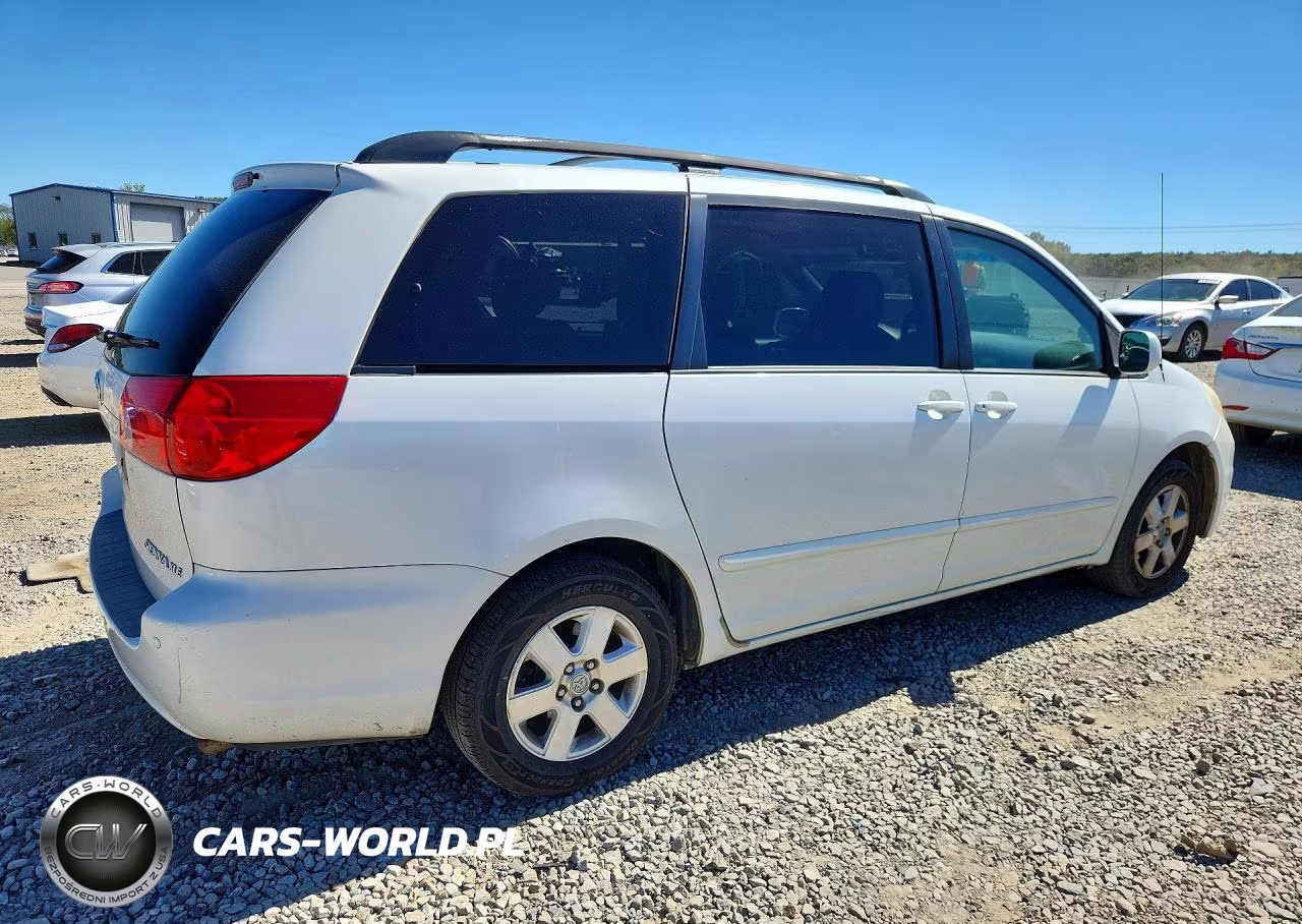 2010 Toyota Sienna Xle VIN:5TDYK4CC4AS302724 - 3