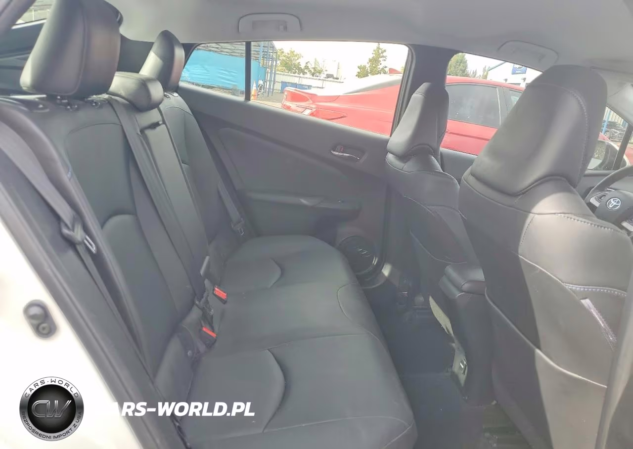 2017 Toyota Prius Four Touring VIN:JTDKARFU2H3030325 - 10