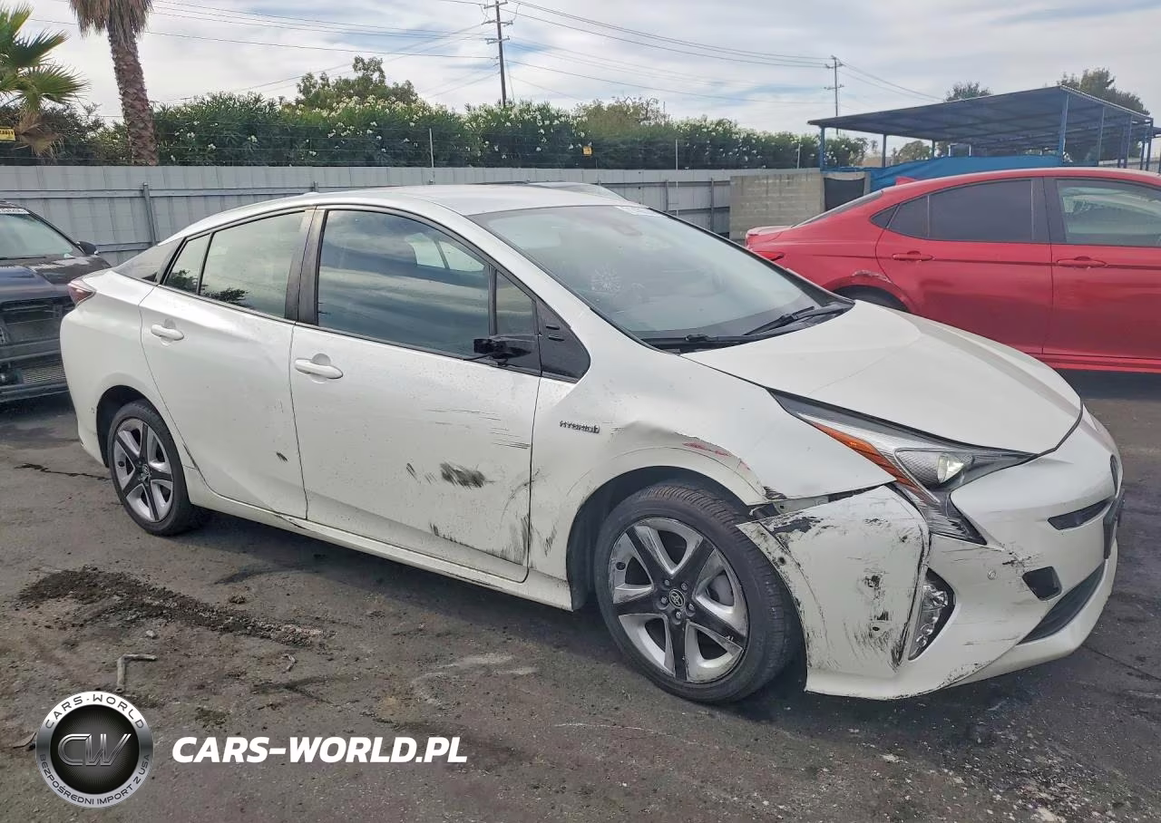 2017 Toyota Prius Four Touring VIN:JTDKARFU2H3030325 - 4