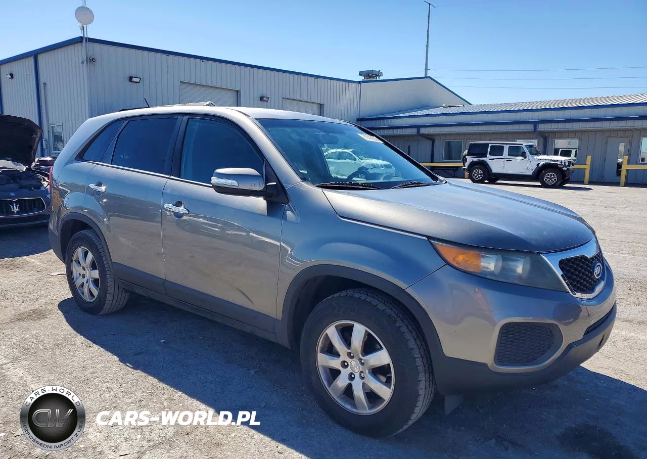 2011 Kia Sorento Lx VIN:5XYKT3A15BG171803 - 4