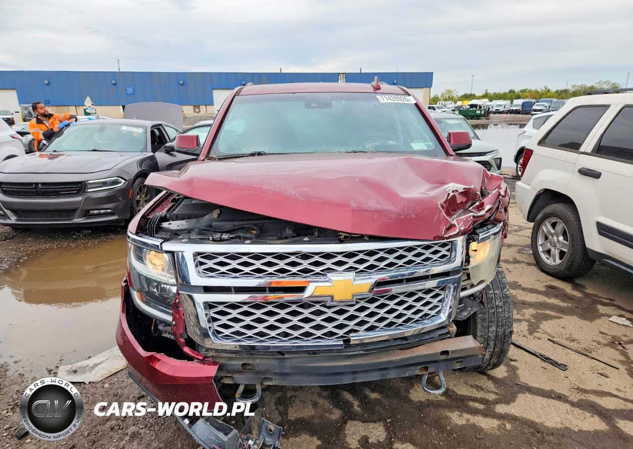 2018 Chevrolet Suburban K1500 Lt VIN:1GNSKHKC0JR384732 - 5