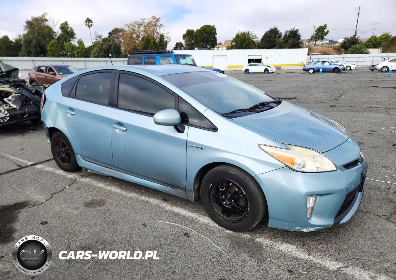 2014 Toyota Prius Four VIN:JTDKN3DU7E1823258 - 4