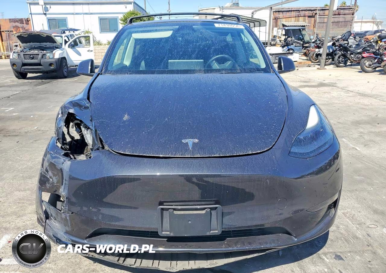 2024 Tesla Model Y VIN:7SAYGDED4RF095620 - 5