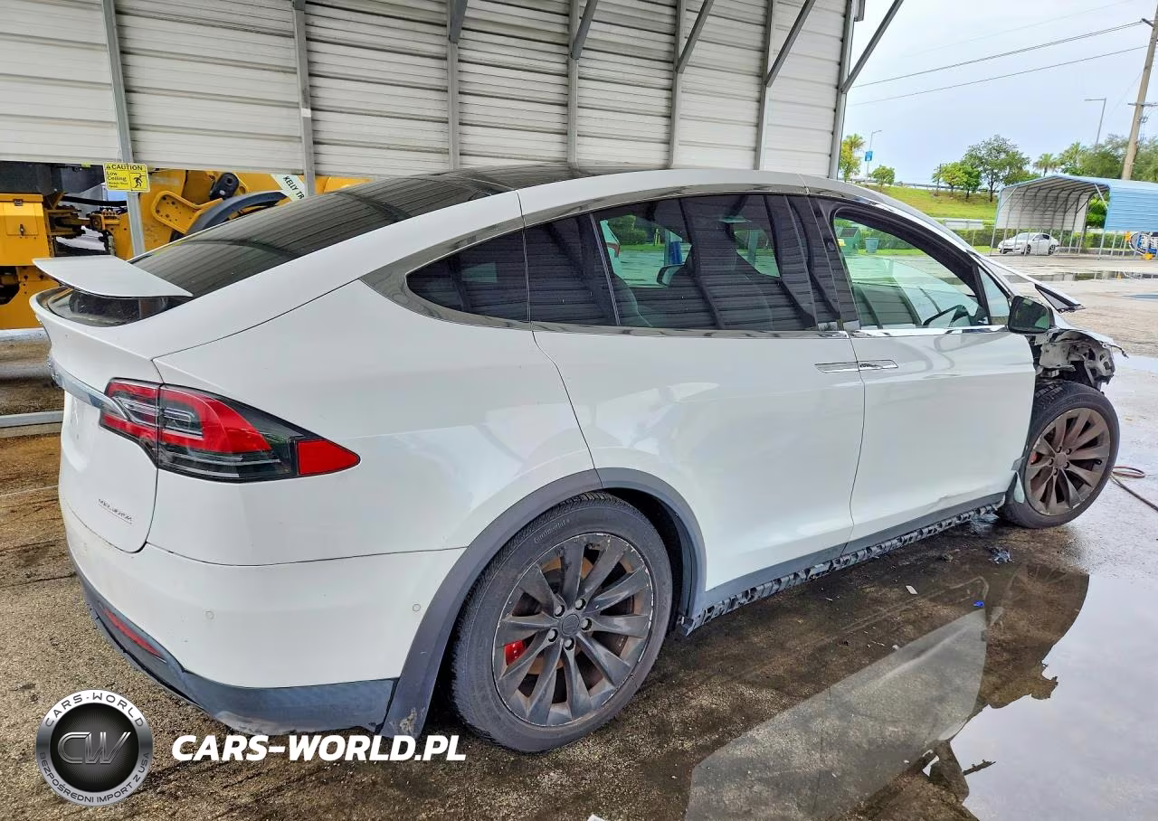 2021 Tesla Model X VIN:5YJXCBE45MF325375 - 3