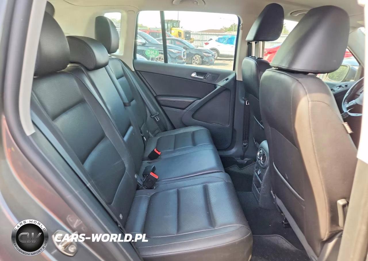 2016 Volkswagen Tiguan S VIN:WVGBV7AX5GW003333 - 11
