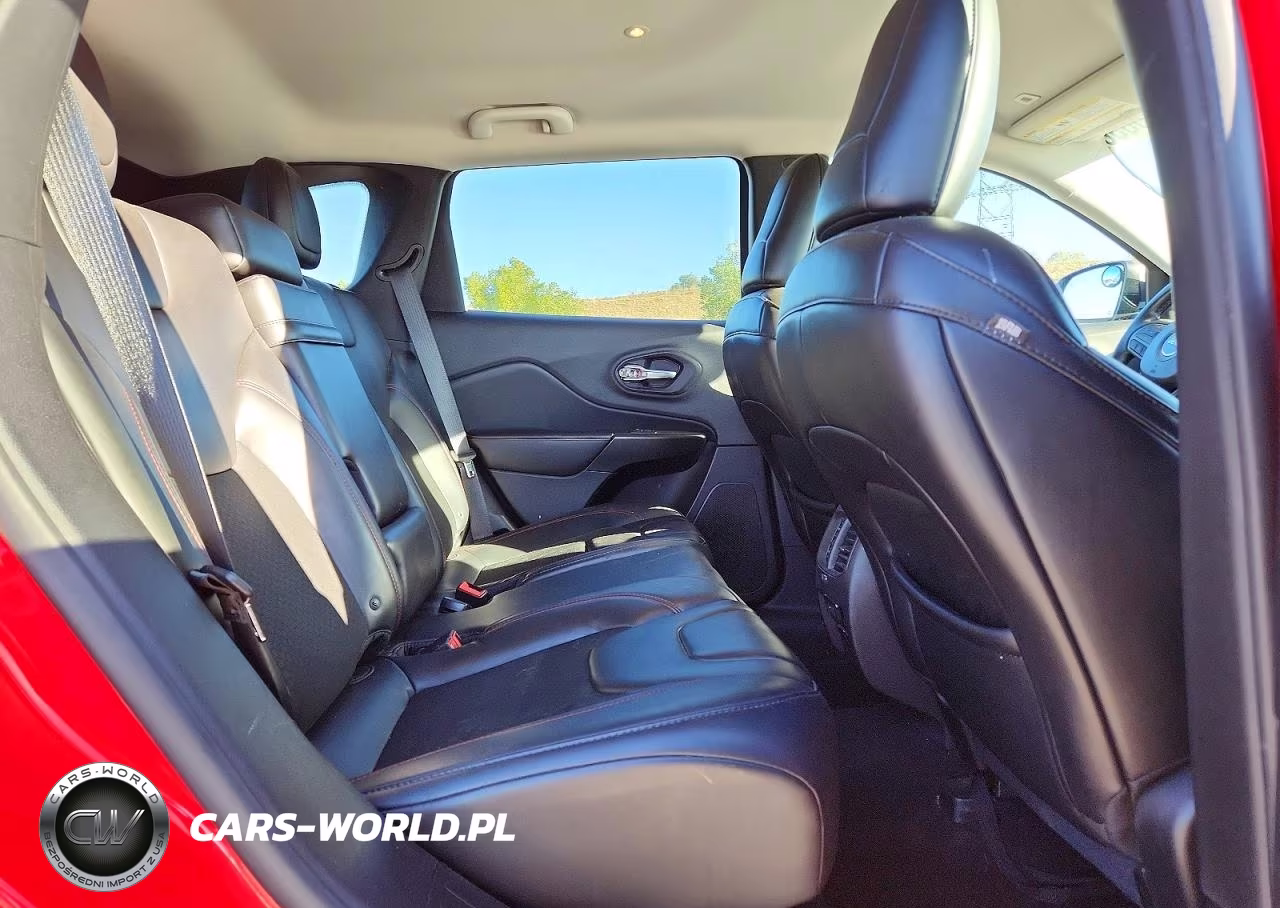2019 Jeep Cherokee Trailhawk VIN:1C4PJMBX4KD372000 - 11