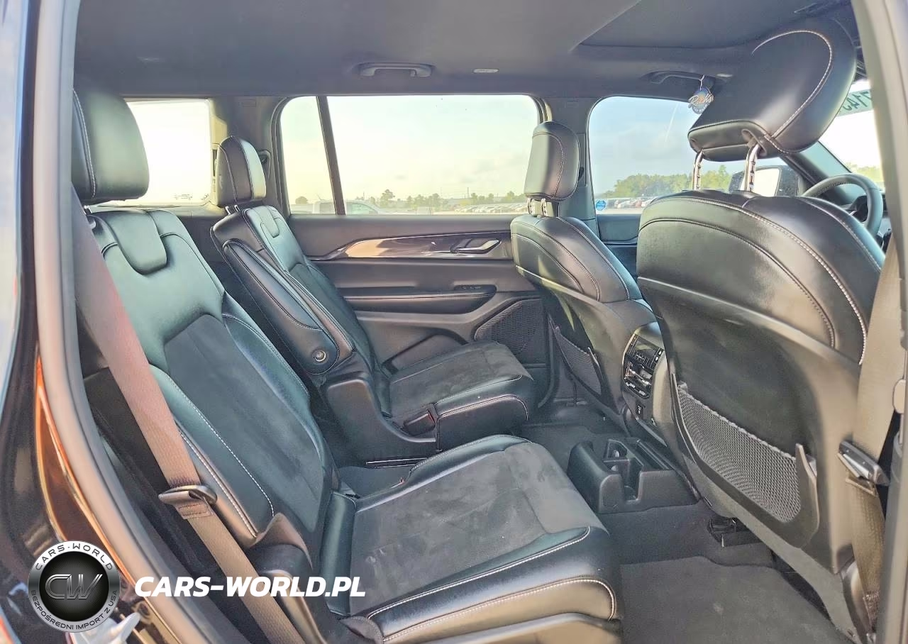 2023 Jeep Grand Cherokee L Laredo VIN:1C4RJKAG7P8728230 - 11