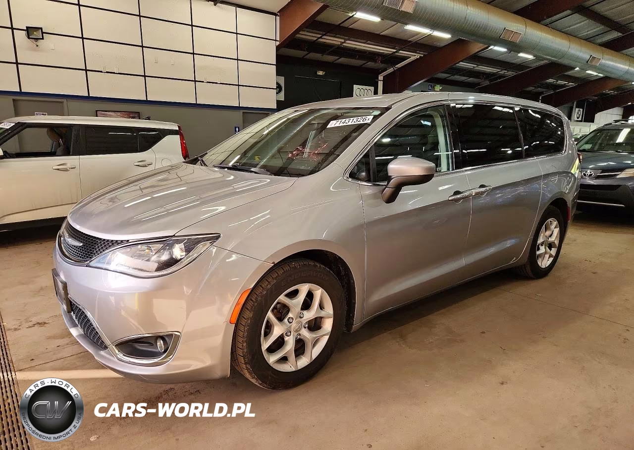 2017 Chrysler Pacifica Touring L