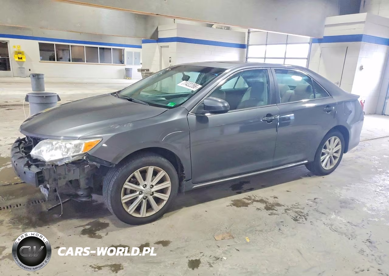 2014 Toyota Camry Xle V6 – zdjęcie 1 z 13