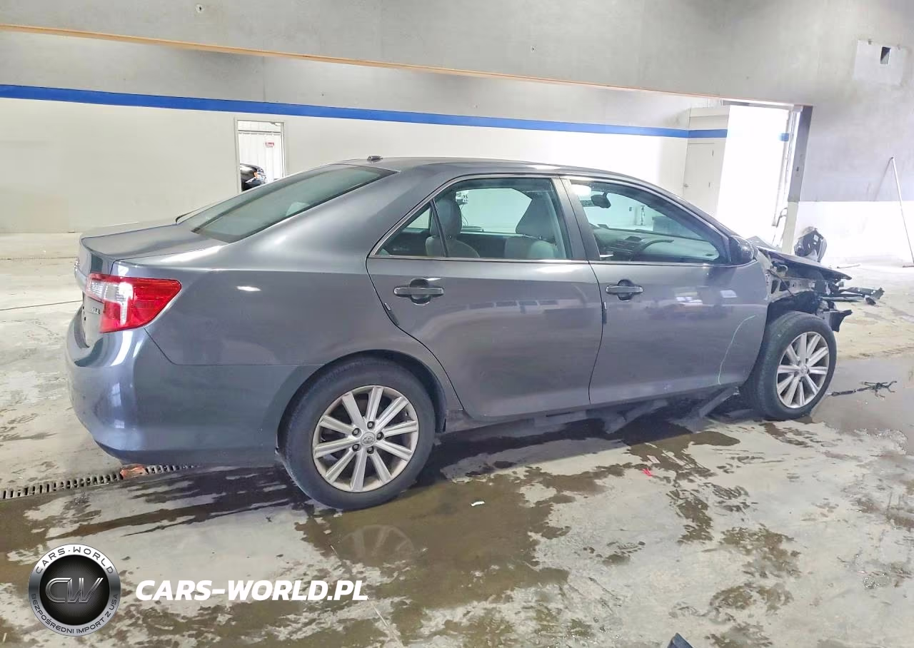2014 Toyota Camry Xle V6 VIN:4T1BK1FK5EU024419 - 3