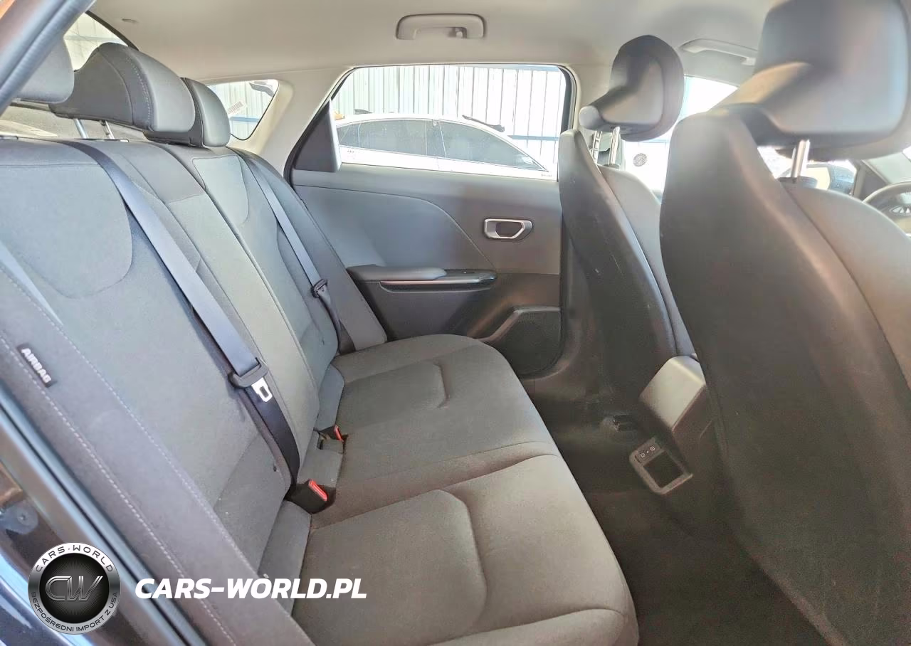 2025 Kia K4 Lxs VIN:3KPFT4DE0SE055301 - 10