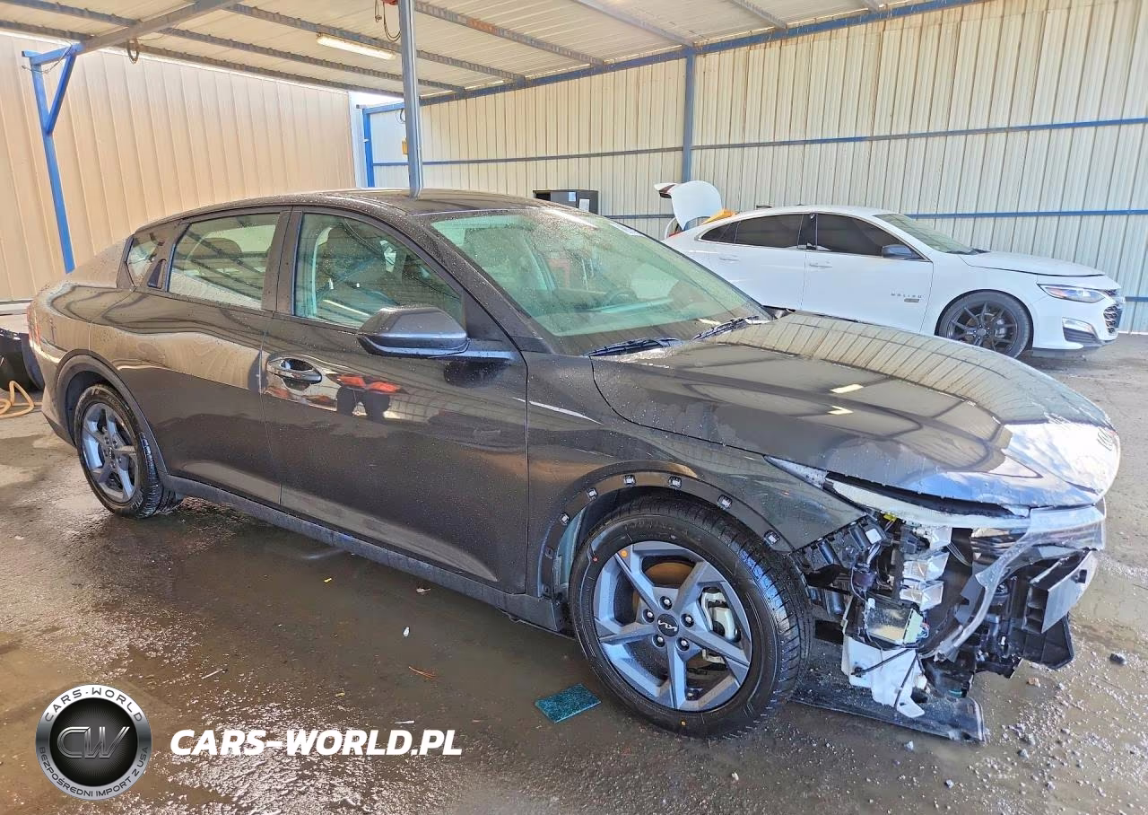 2025 Kia K4 Lxs VIN:3KPFT4DE0SE055301 - 4