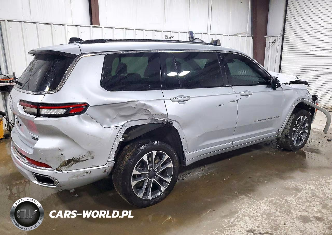 2023 Jeep Grand Cherokee L Overland VIN:1C4RJKDG8P8751253 - 3