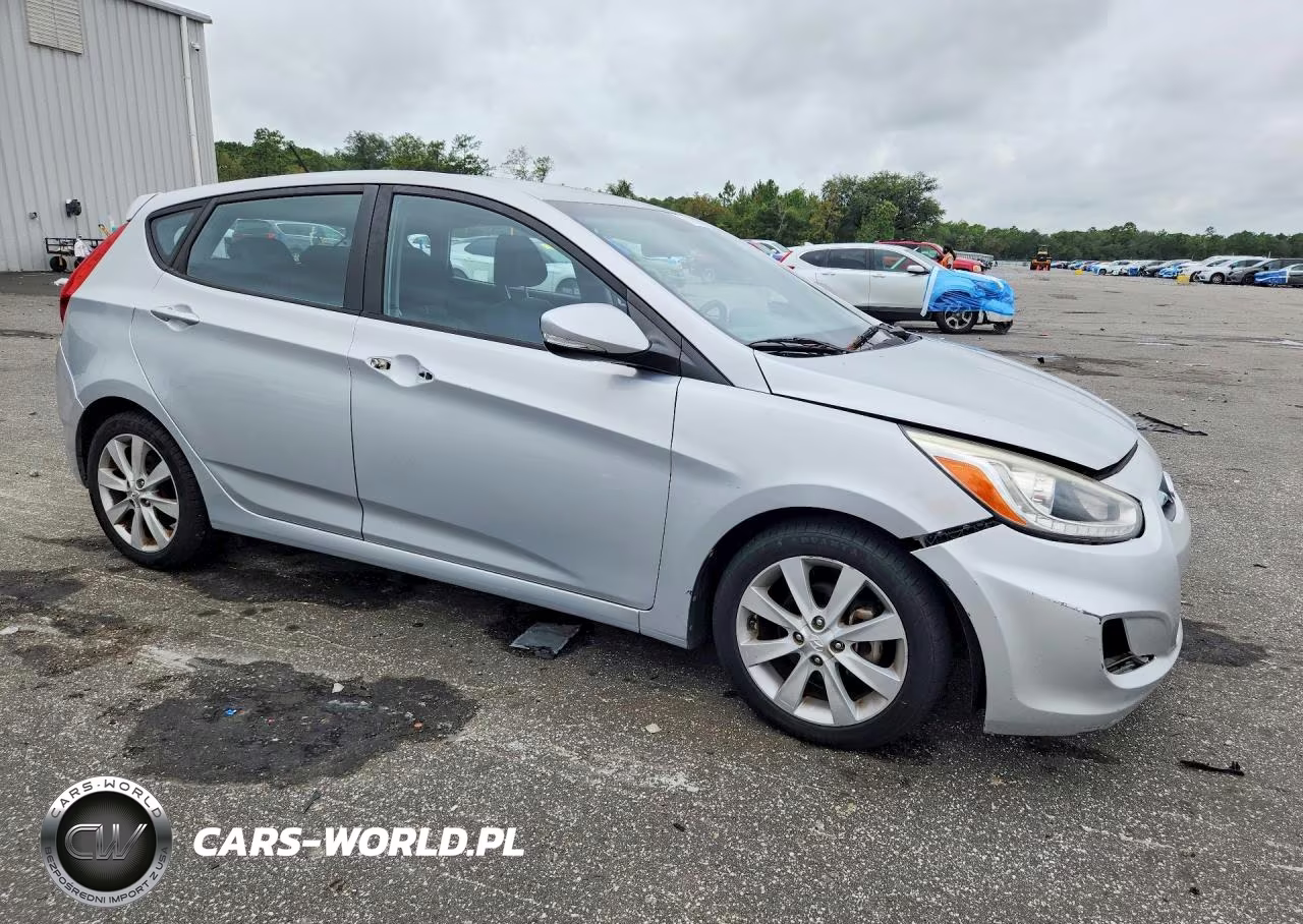 2014 Hyundai Accent Se VIN:KMHCU5AE0EU183159 - 4