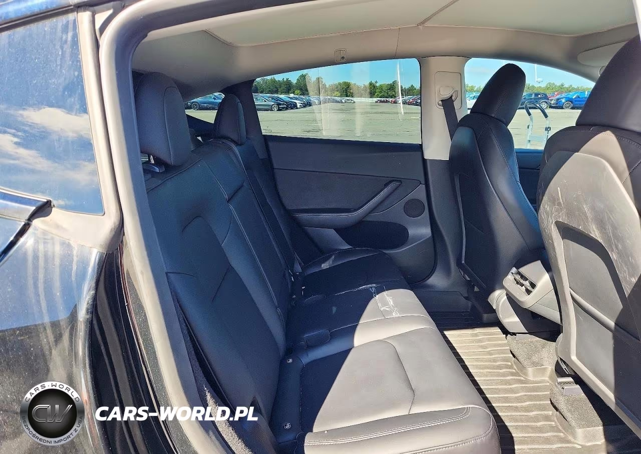 2023 Tesla Model Y VIN:7SAYGDEF8PF839170 - 10